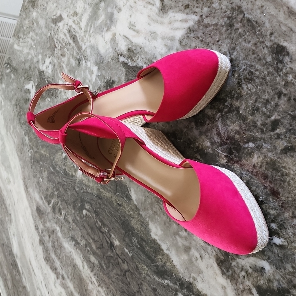 Crown & Ivy Red Espadrilles Sz 8